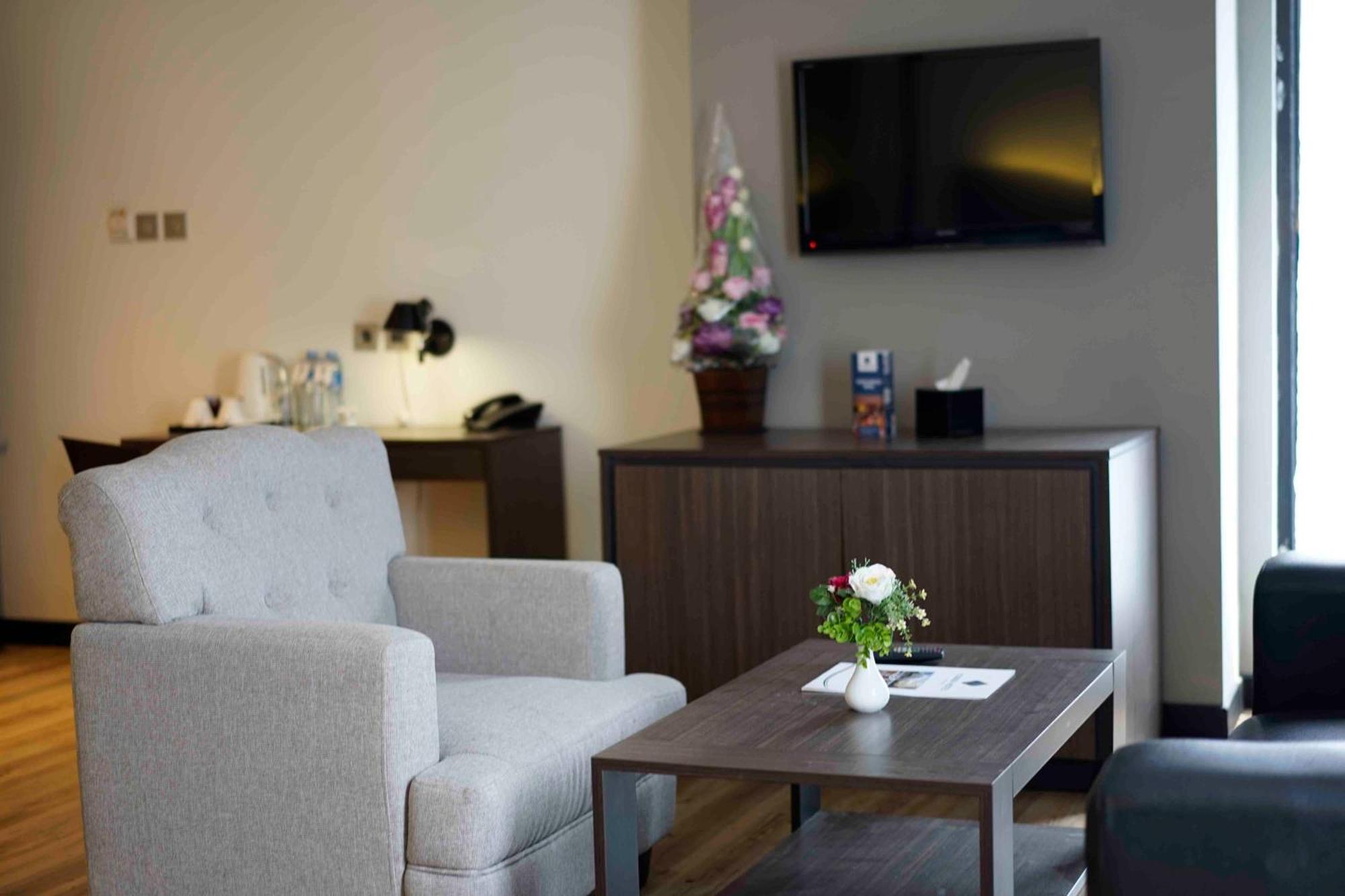 Yunna Hotel Lampung Bandar Lampung Exterior photo