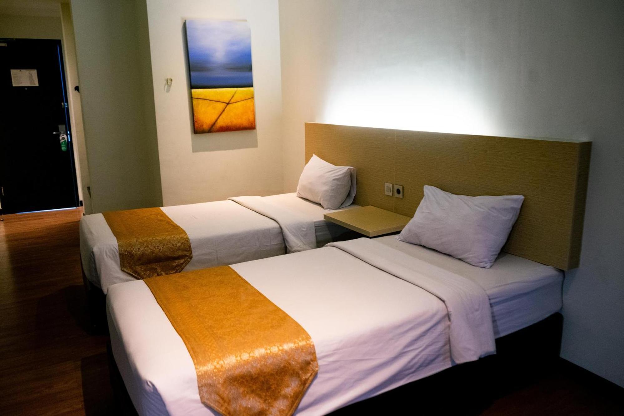 Yunna Hotel Lampung Bandar Lampung Exterior photo